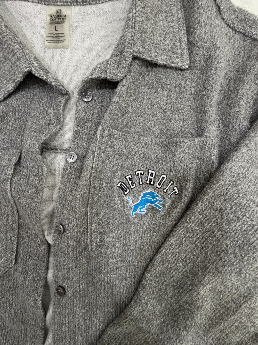 Detroit Lions Women’s Gray Button-Down Shirt Jacket - Picture 3 of 3